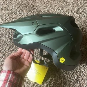 Brand New Tactic 4 Medium MTB Helmet